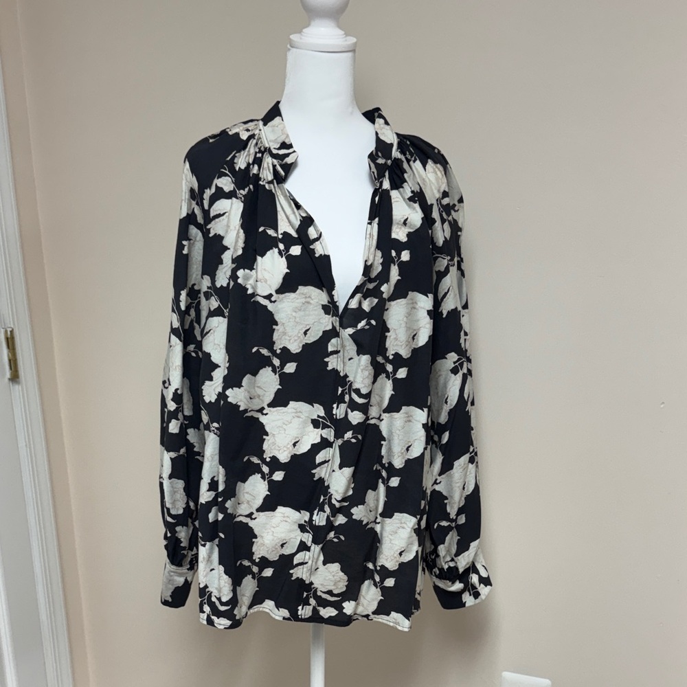 H&M Floral Black and White Women's Top